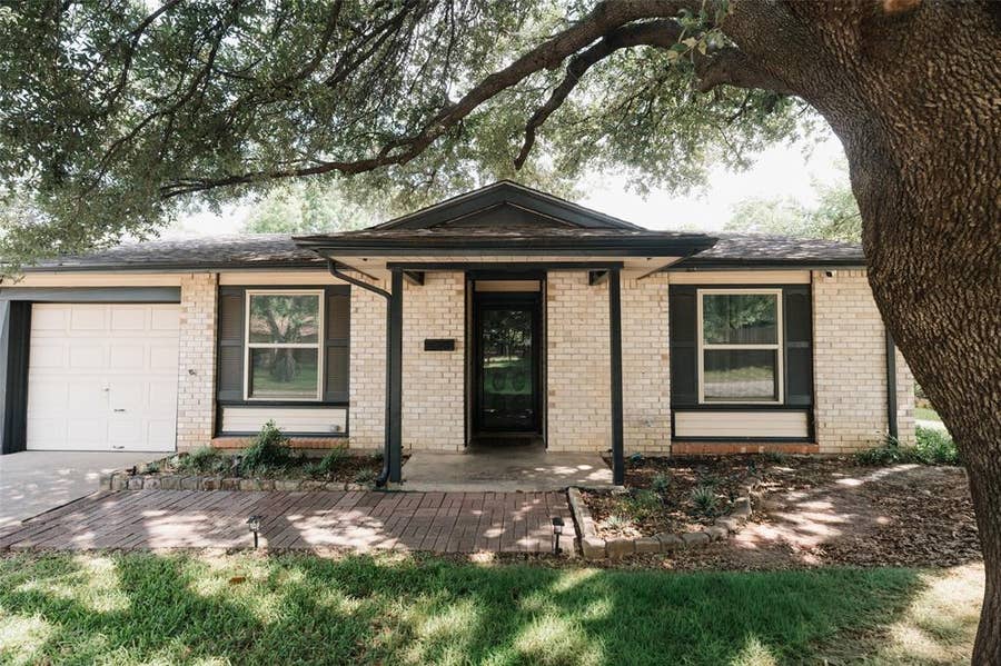 Property photo for 311 Town Creek Drive, Euless, TX