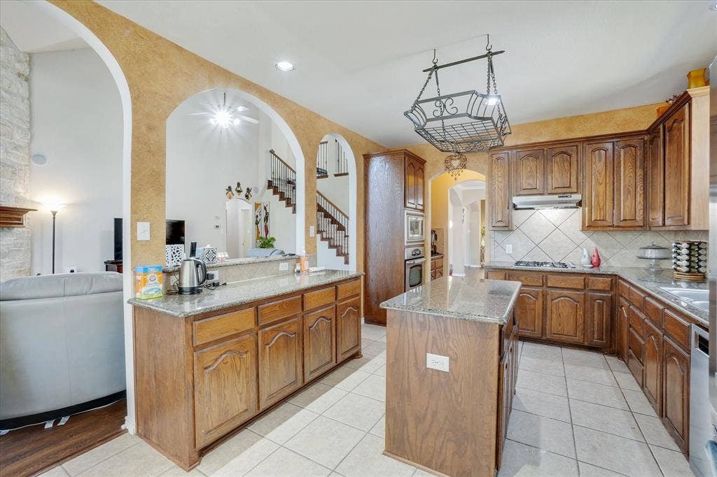 10153 Ferry Farm Lane, Frisco, TX 75035 10153 Ferry Farm Lane, Frisco, TX 75035