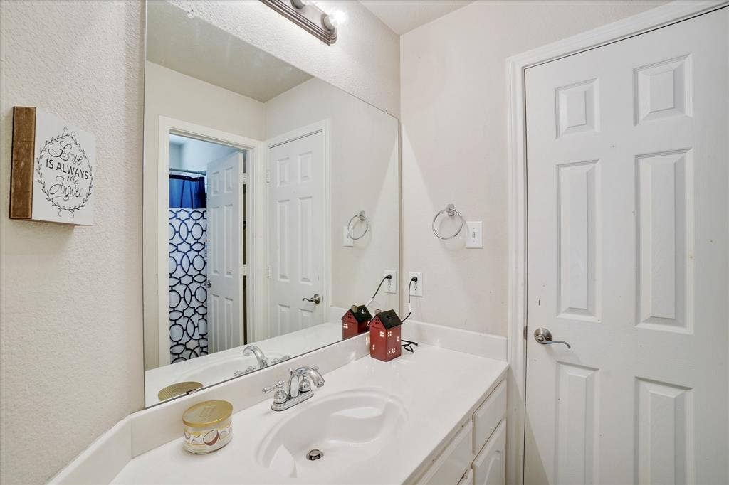 10153 Ferry Farm Lane, Frisco, TX 75035 10153 Ferry Farm Lane, Frisco, TX 75035