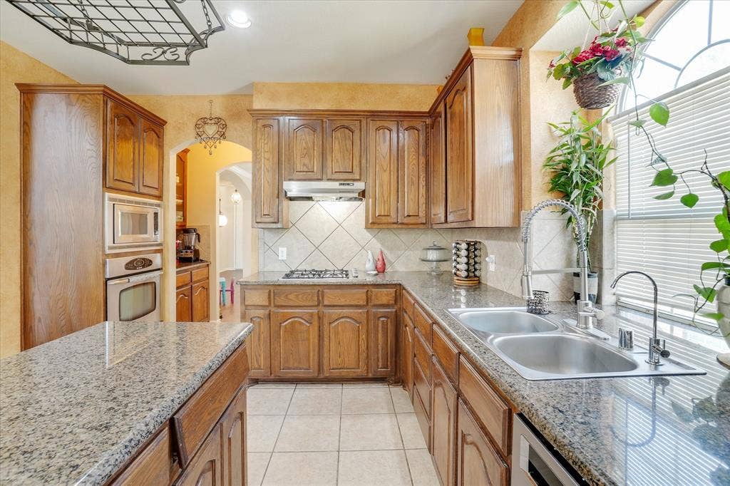 10153 Ferry Farm Lane, Frisco, TX 75035 10153 Ferry Farm Lane, Frisco, TX 75035