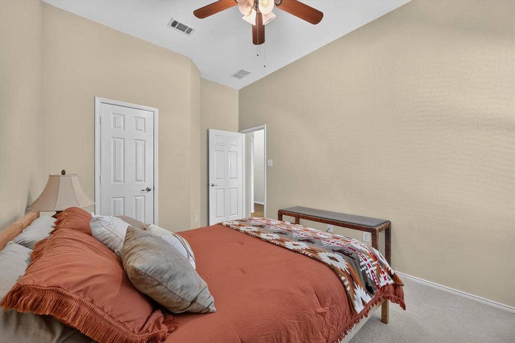 5717 Southern Hills Drive, North Richland Hills, TX 76180