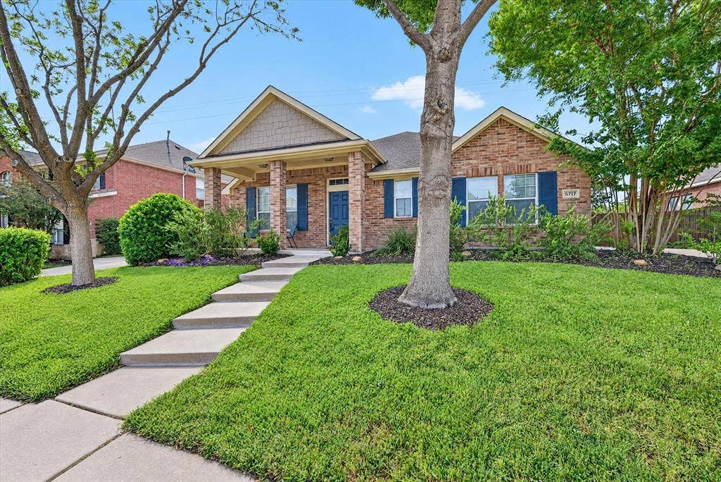 5717 Southern Hills Drive, North Richland Hills, TX 76180
