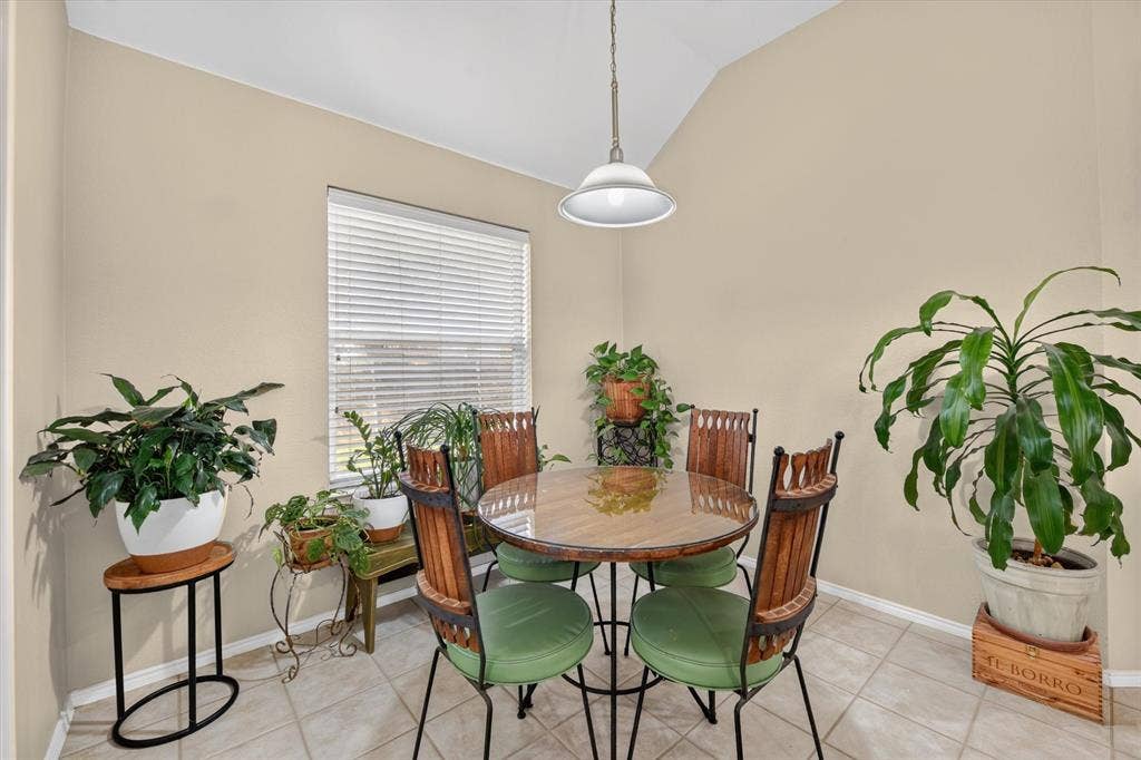 5717 Southern Hills Drive, North Richland Hills, TX 76180