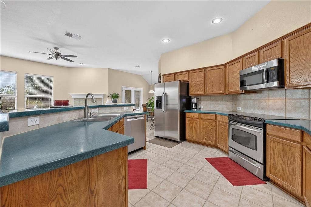5717 Southern Hills Drive, North Richland Hills, TX 76180