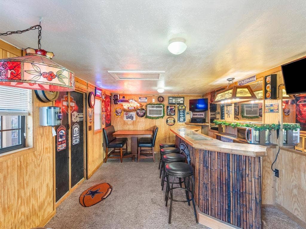 3103 Rim Rock Court, Granbury, TX 76049 Man cave or she shed