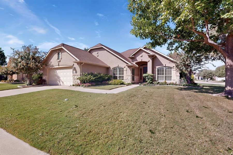 Property photo for 9900 Hanford Drive, Denton, TX