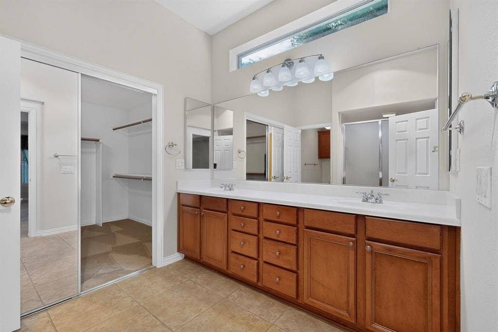 9900 Hanford Drive, Denton, TX 76207