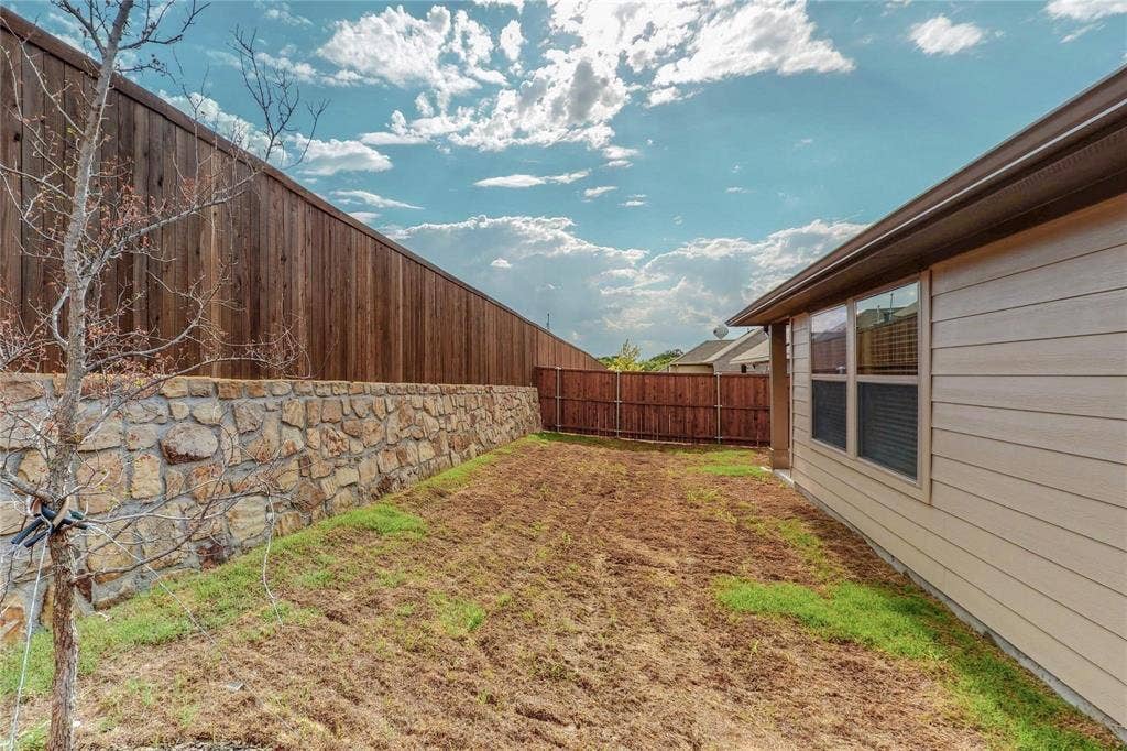272 Tallgrass Drive, Lavon, TX 75166 272 Tallgrass Drive, Lavon, TX 75166