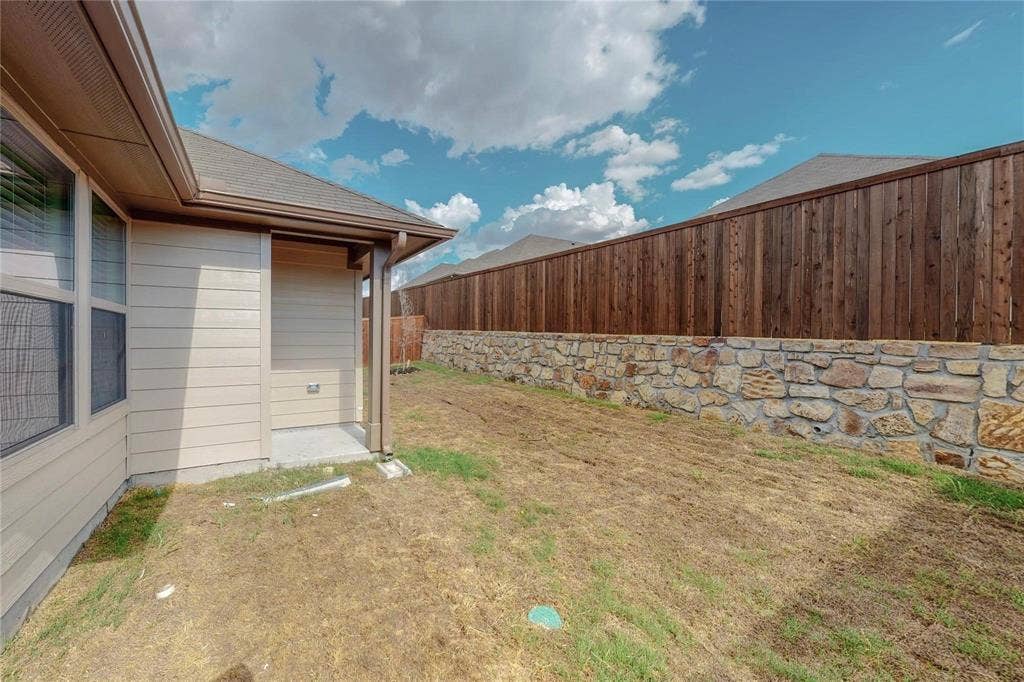 272 Tallgrass Drive, Lavon, TX 75166 272 Tallgrass Drive, Lavon, TX 75166