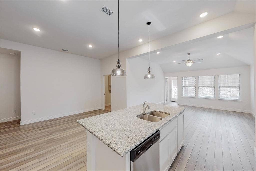 272 Tallgrass Drive, Lavon, TX 75166 272 Tallgrass Drive, Lavon, TX 75166