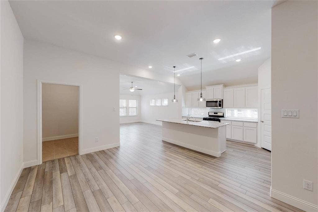272 Tallgrass Drive, Lavon, TX 75166 272 Tallgrass Drive, Lavon, TX 75166