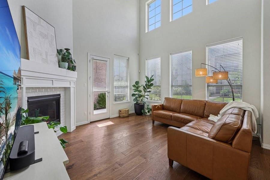 Property photo for 508 Renaissance Lane, Irving, TX