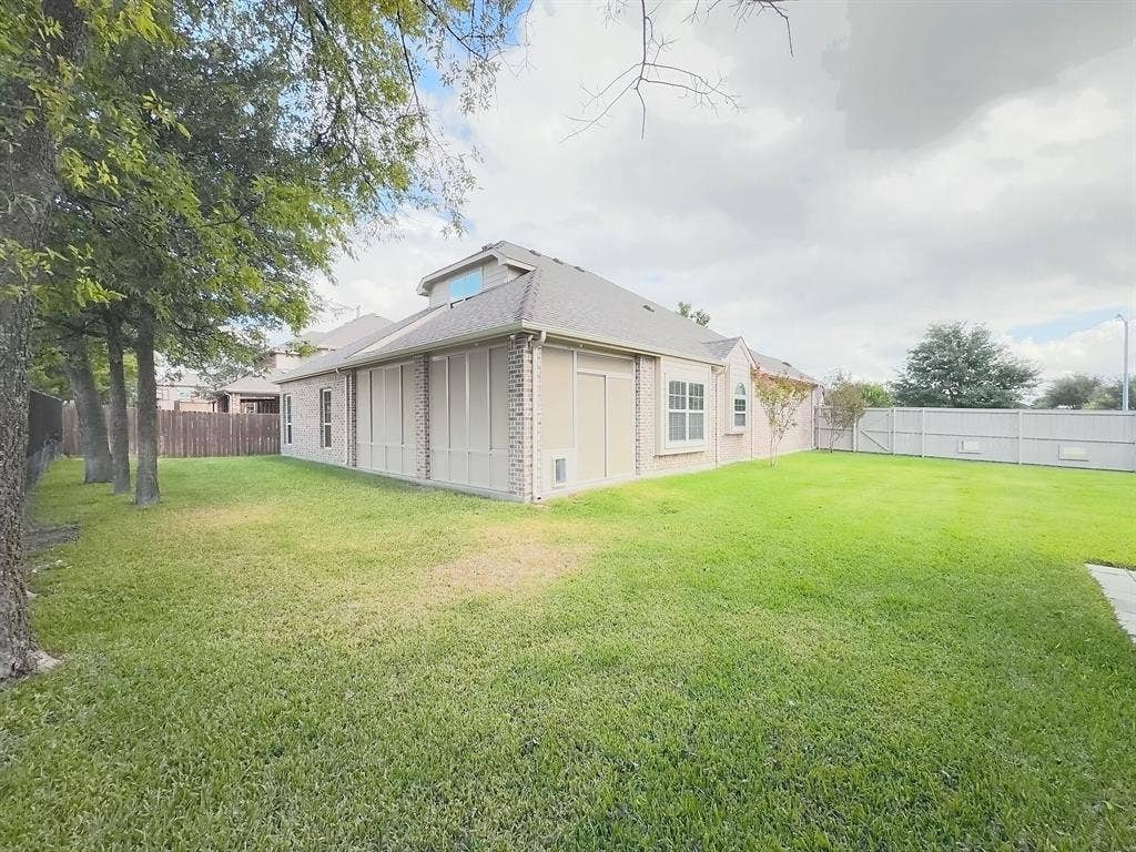 717 Keswick Drive, DeSoto, TX 75115