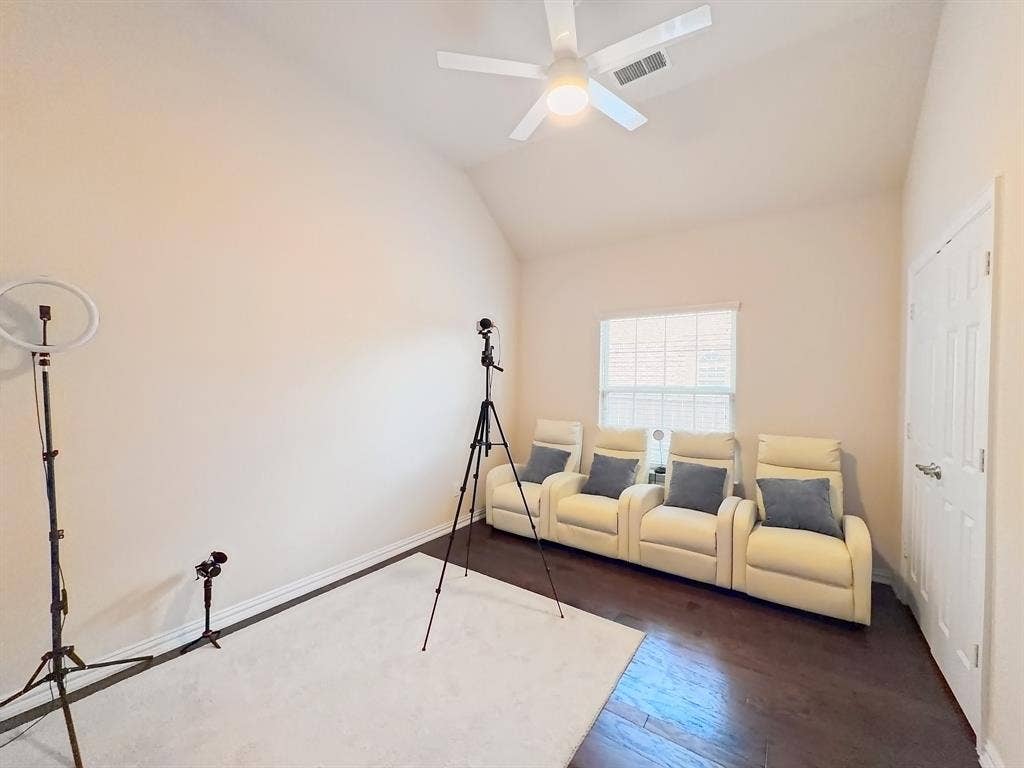 717 Keswick Drive, DeSoto, TX 75115