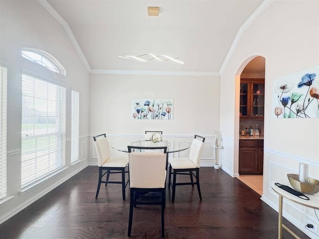 717 Keswick Drive, DeSoto, TX 75115