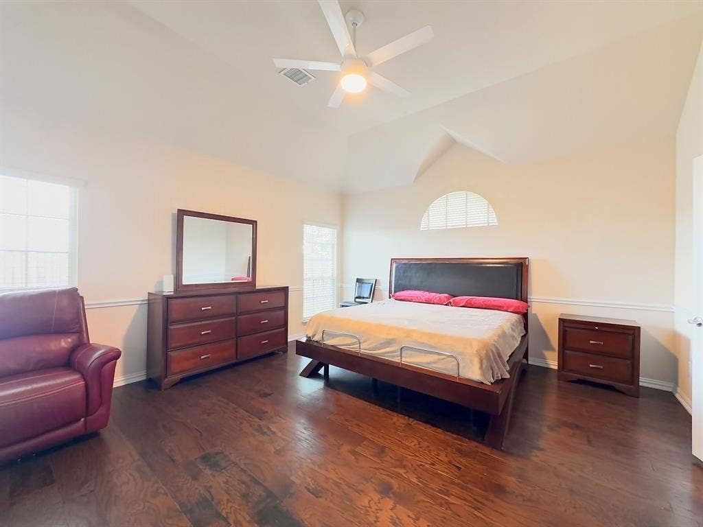 717 Keswick Drive, DeSoto, TX 75115
