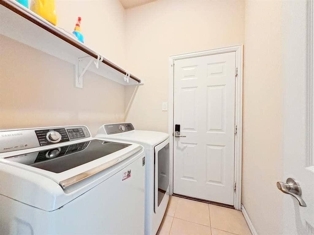 717 Keswick Drive, DeSoto, TX 75115