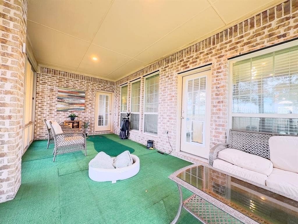 717 Keswick Drive, DeSoto, TX 75115