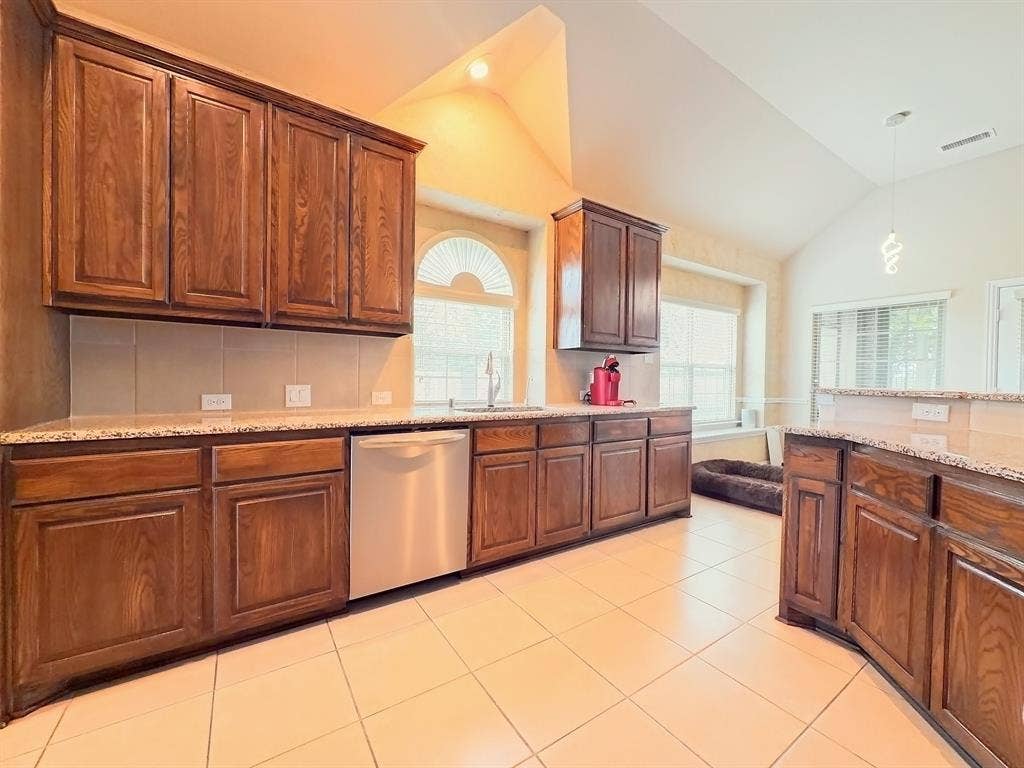 717 Keswick Drive, DeSoto, TX 75115
