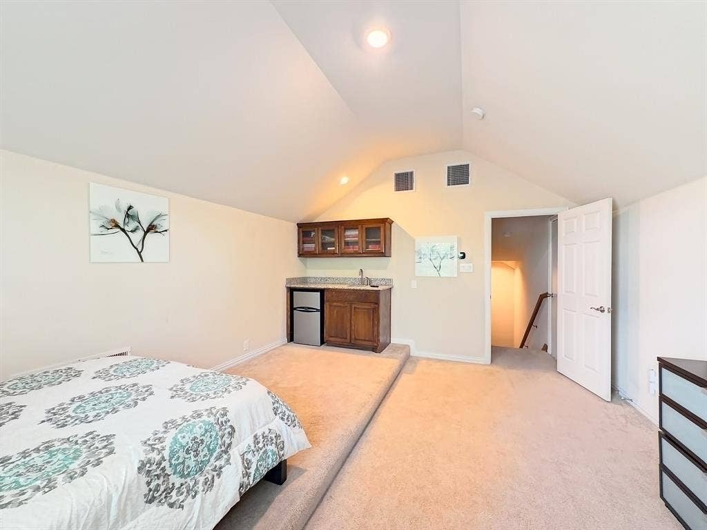 717 Keswick Drive, DeSoto, TX 75115