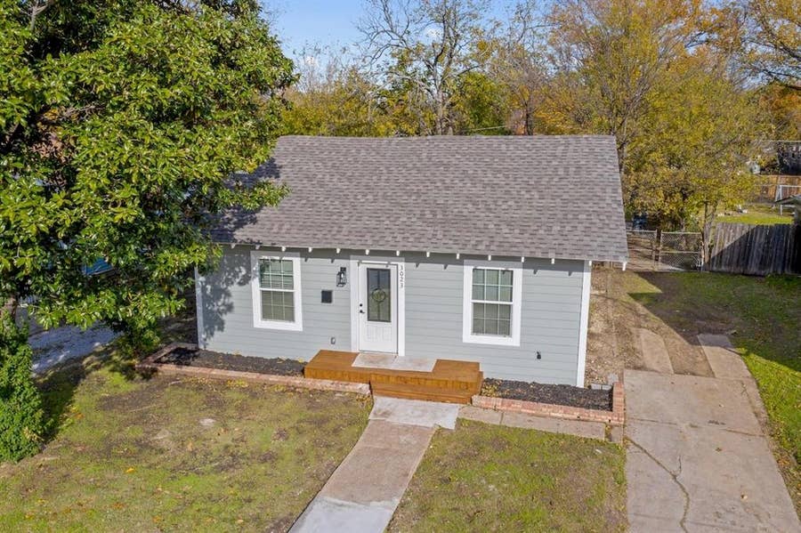 Property photo for 3023 Spurlock Street, Dallas, TX