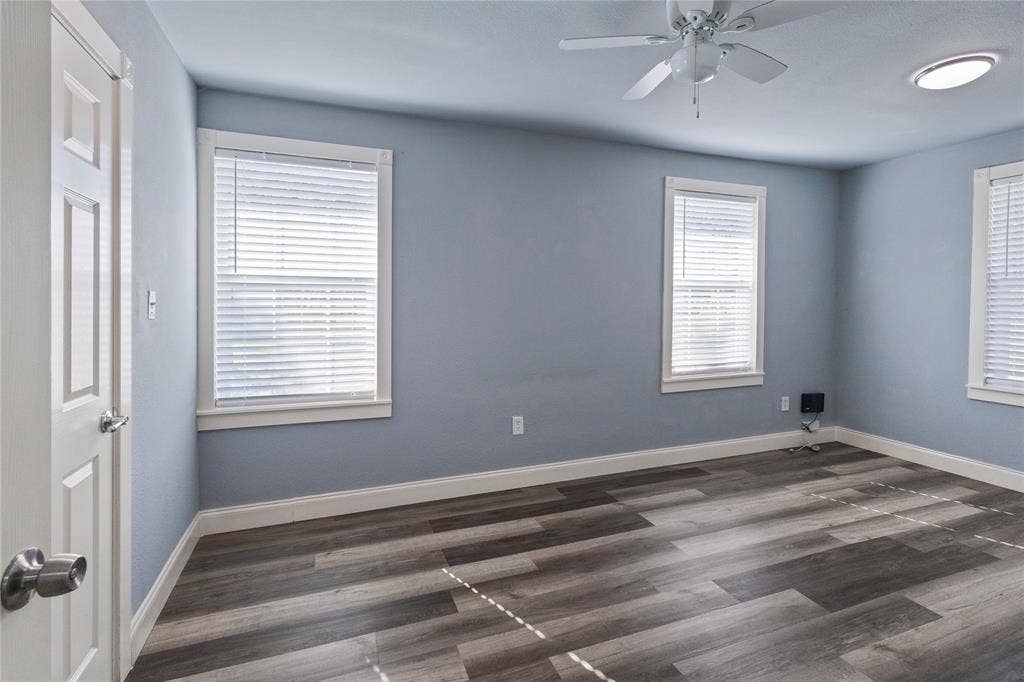 5795 Spillane Street, Nevada, TX 75173 Bedroom off of Parlor room