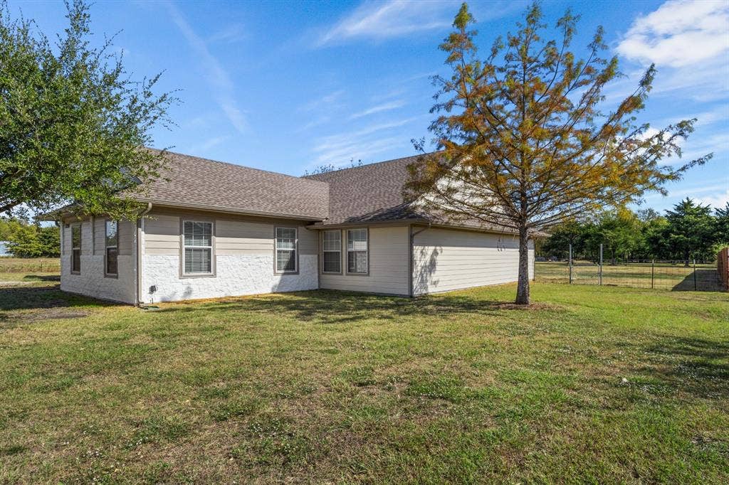 5795 Spillane Street, Nevada, TX 75173 5795 Spillane Street, Nevada, TX 75173