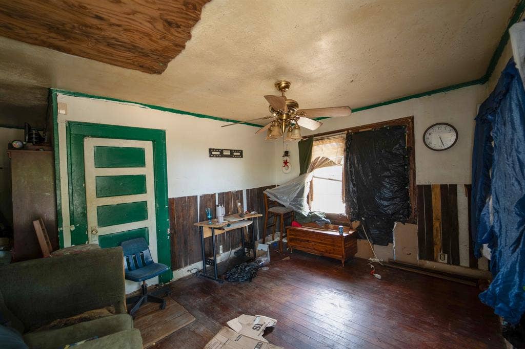 304 Lawrence Street, Talco, TX 75487