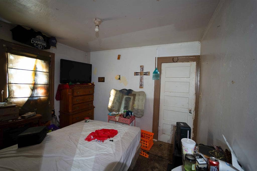 304 Lawrence Street, Talco, TX 75487