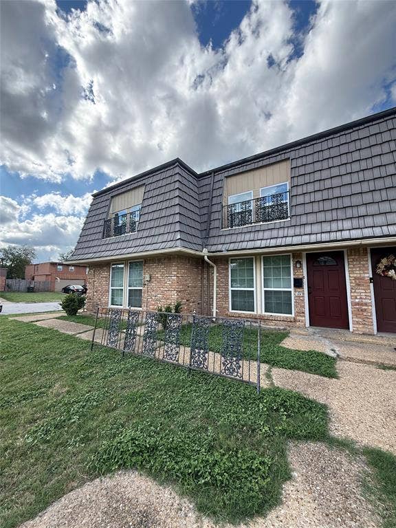 6340 Walraven Circle, Fort Worth, TX 76133