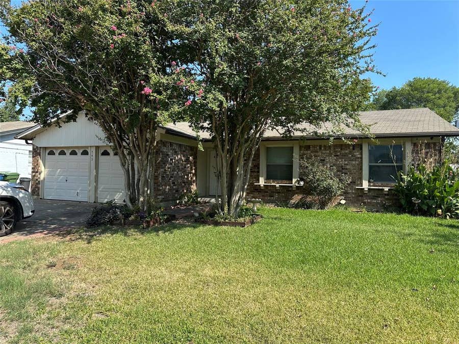 Property photo for 743 Price Drive, Lewisville, TX