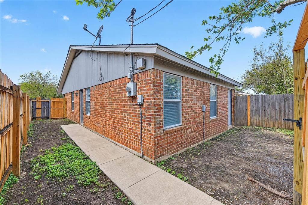 7505 Tiffany Meadows Lane, Fort Worth, TX 76140