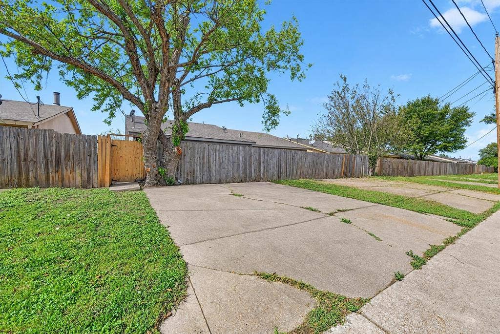 7505 Tiffany Meadows Lane, Fort Worth, TX 76140