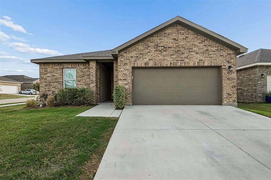Property photo for 8360 Stovepipe Drive, Fort Worth, TX