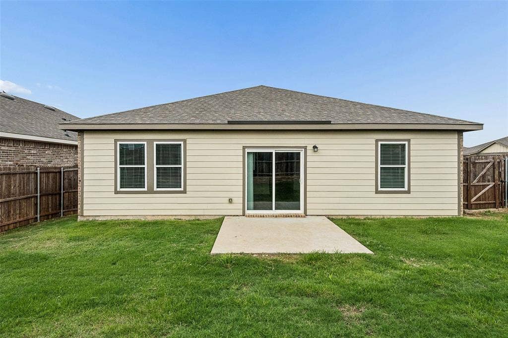 8360 Stovepipe Drive, Fort Worth, TX 76179