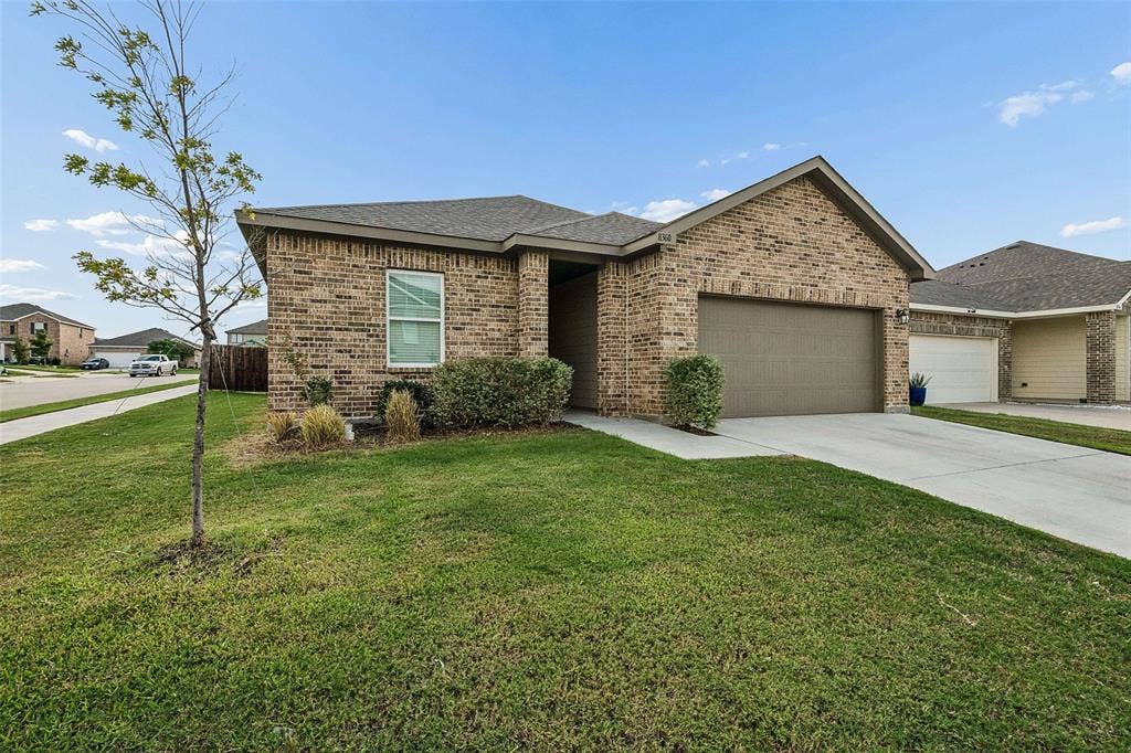 8360 Stovepipe Drive, Fort Worth, TX 76179