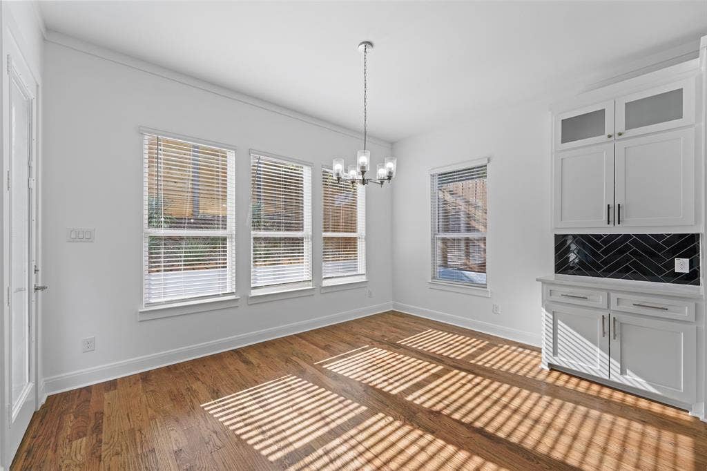 1320 Compton Street, Dallas, TX 75203