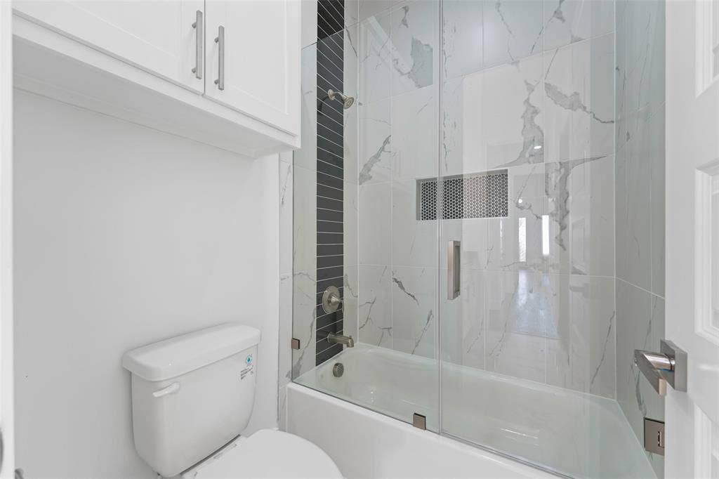 1320 Compton Street, Dallas, TX 75203