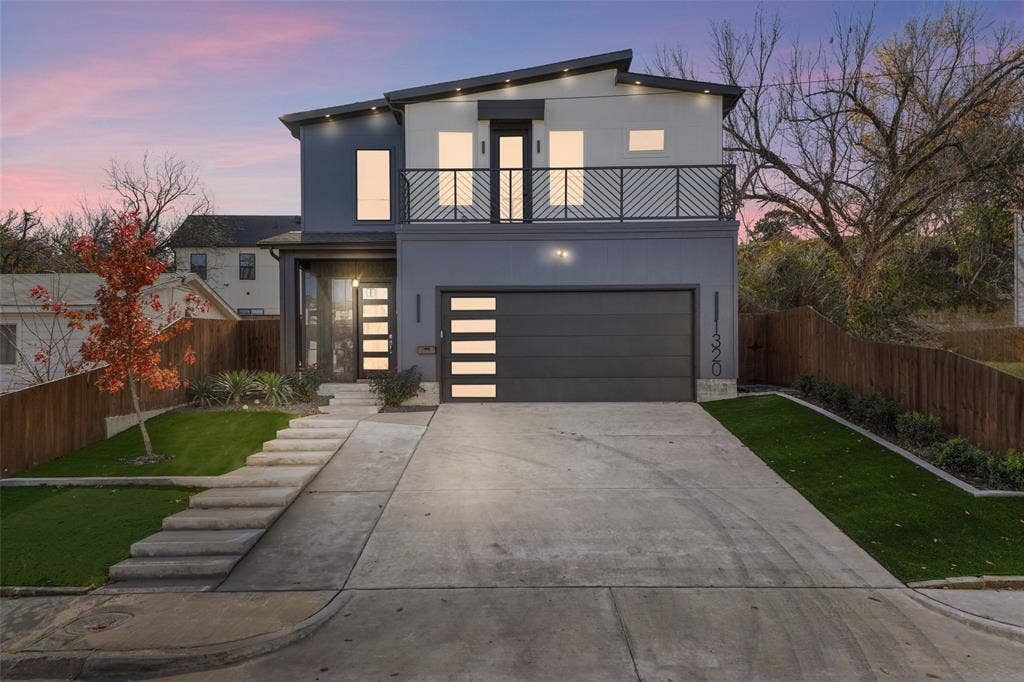 1320 Compton Street, Dallas, TX 75203