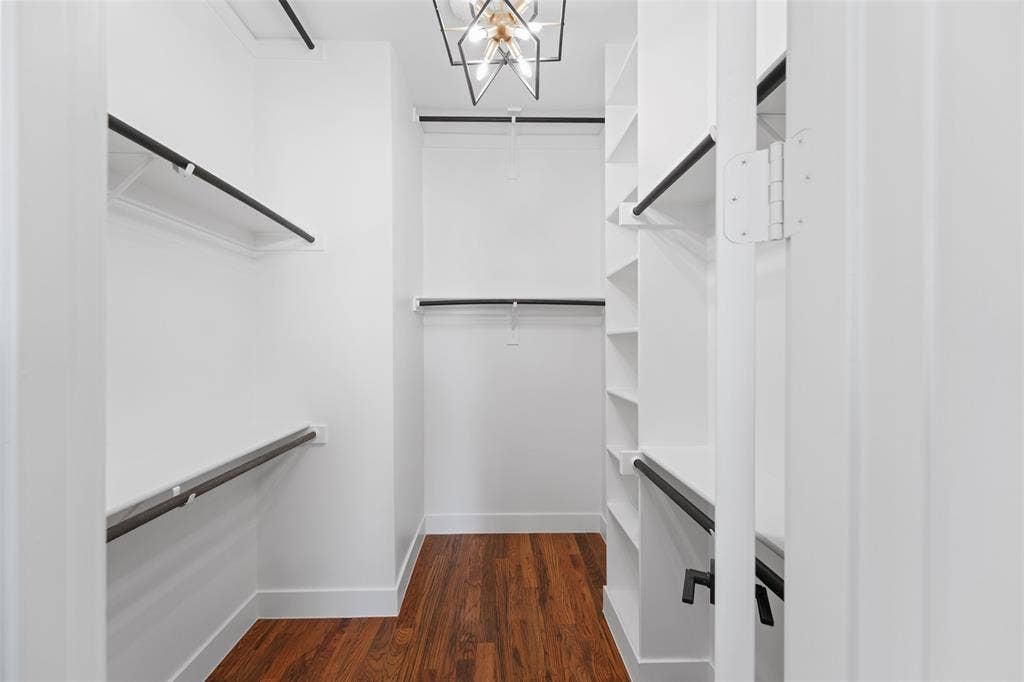 1320 Compton Street, Dallas, TX 75203