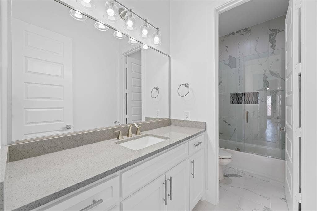 1320 Compton Street, Dallas, TX 75203
