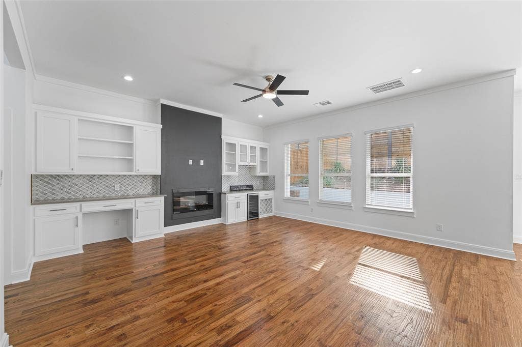 1320 Compton Street, Dallas, TX 75203