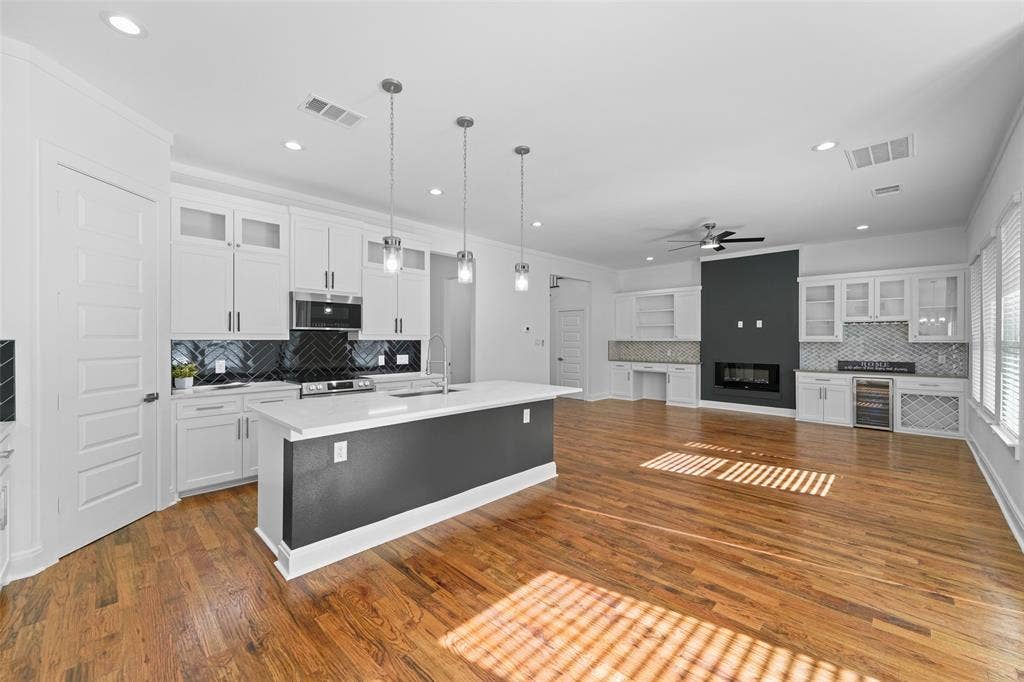 1320 Compton Street, Dallas, TX 75203