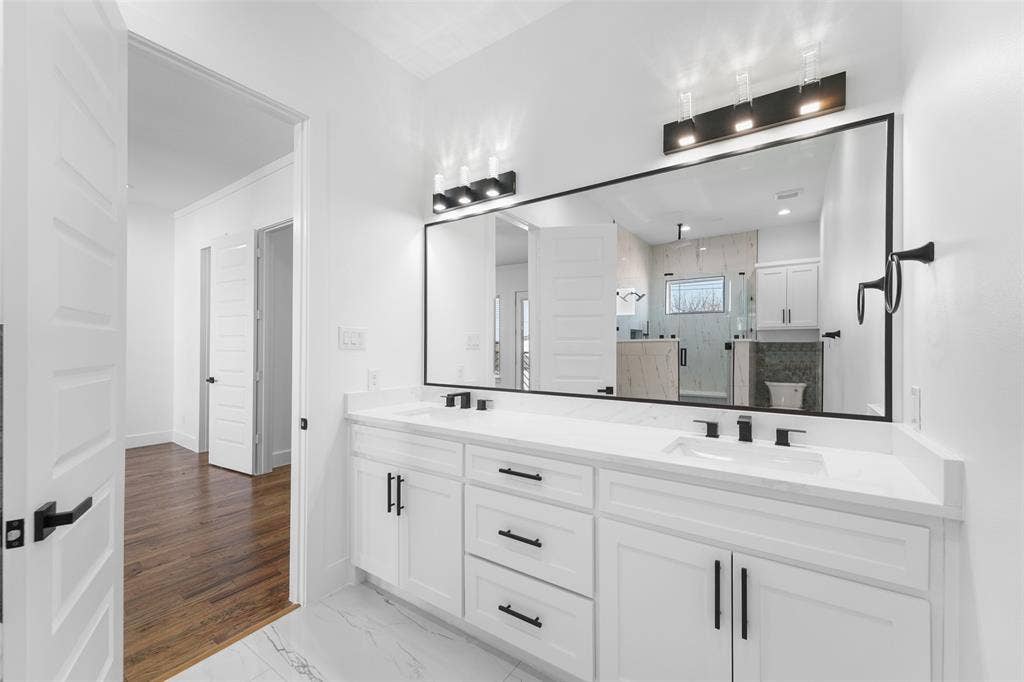 1320 Compton Street, Dallas, TX 75203