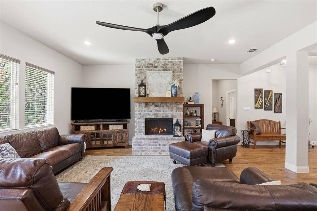 308 Constitution Court, Weatherford, TX 76088 308 Constitution Court, Weatherford, TX 76088