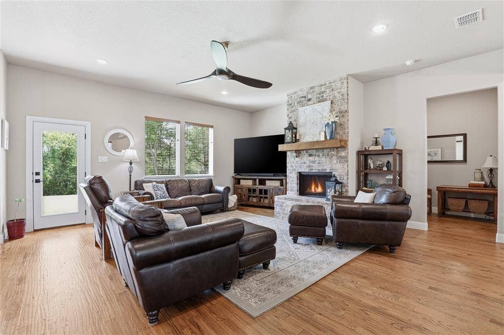 308 Constitution Court, Weatherford, TX 76088 308 Constitution Court, Weatherford, TX 76088
