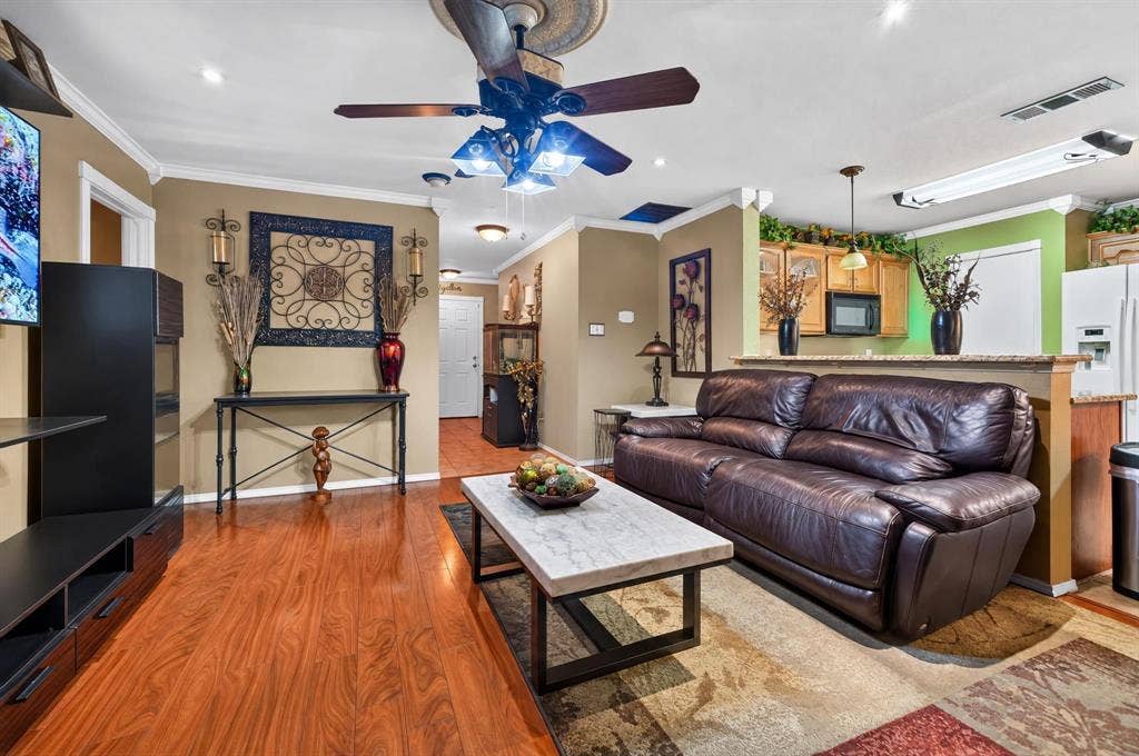 2832 Trailhouse Drive, Dallas, TX 75237