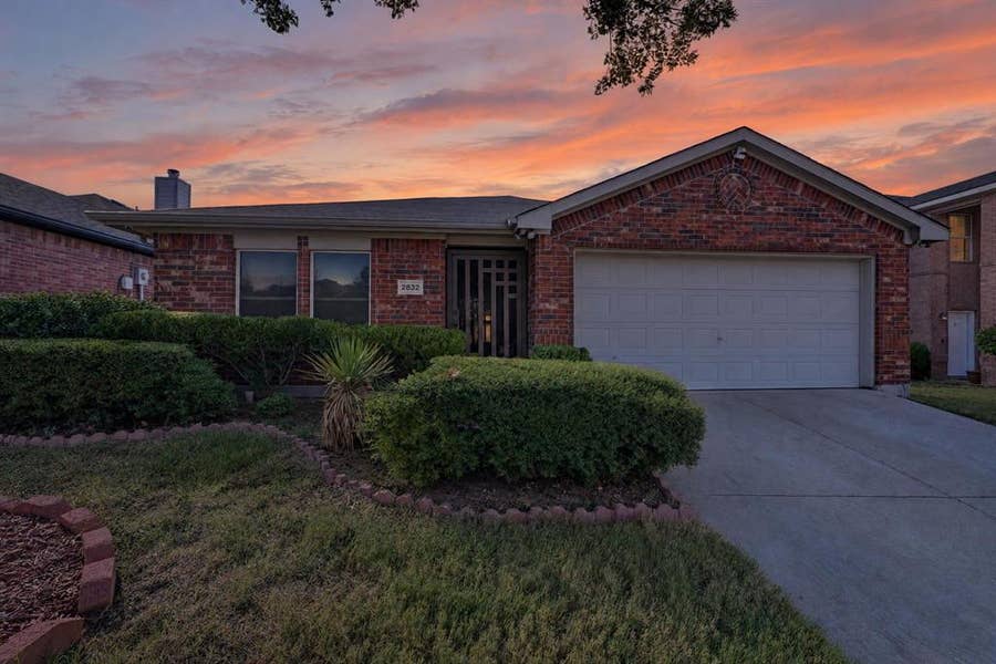 Property photo for 2832 Trailhouse Drive, Dallas, TX