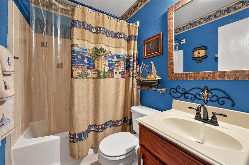 2832 Trailhouse Drive, Dallas, TX 75237