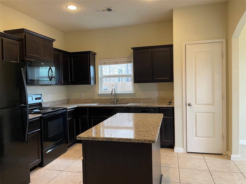 4609 Conley Lane, Denton, TX 76207 4609 Conley Lane, Denton, TX 76207